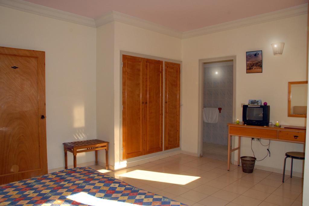 Hotel Aladarissa Ait Baha Ait Taksimt Стая снимка